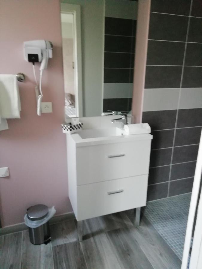 Le Merle Blanc Louchats Hotel Екстериор снимка