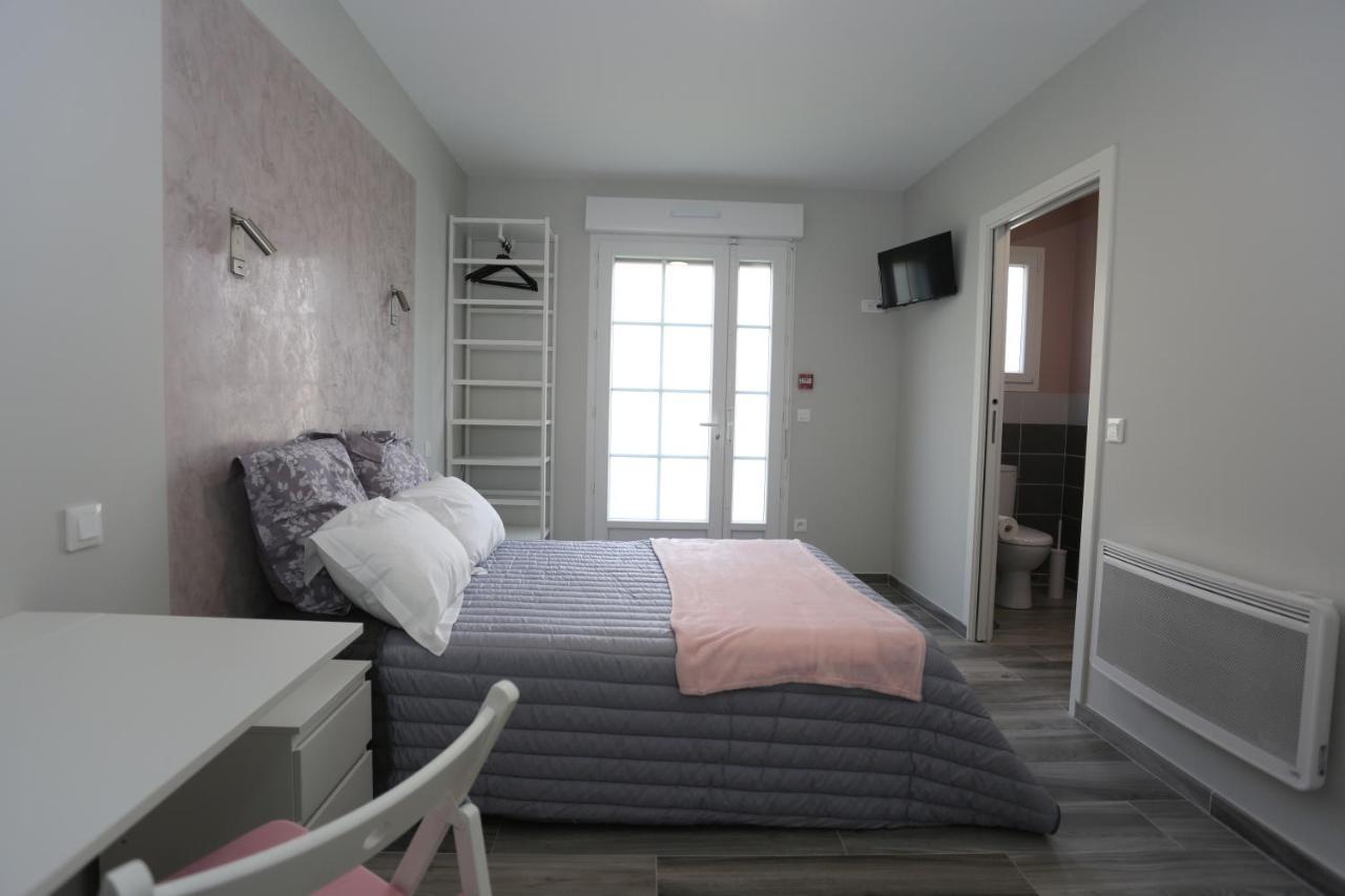 Le Merle Blanc Louchats Hotel Екстериор снимка