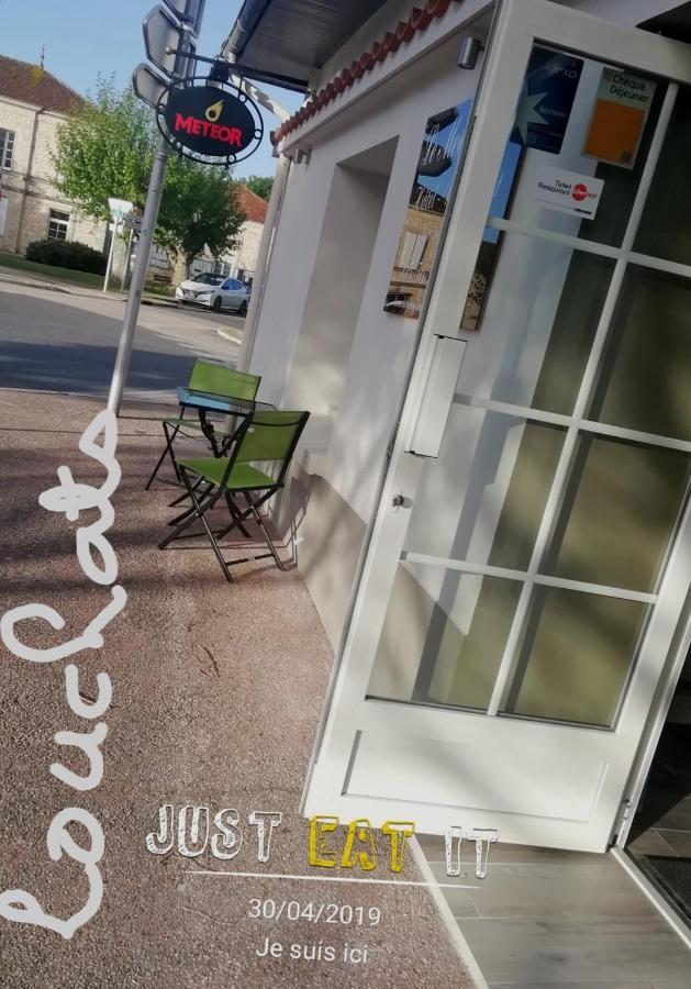 Le Merle Blanc Louchats Hotel Екстериор снимка
