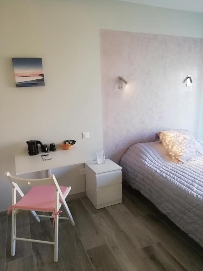Le Merle Blanc Louchats Hotel Екстериор снимка