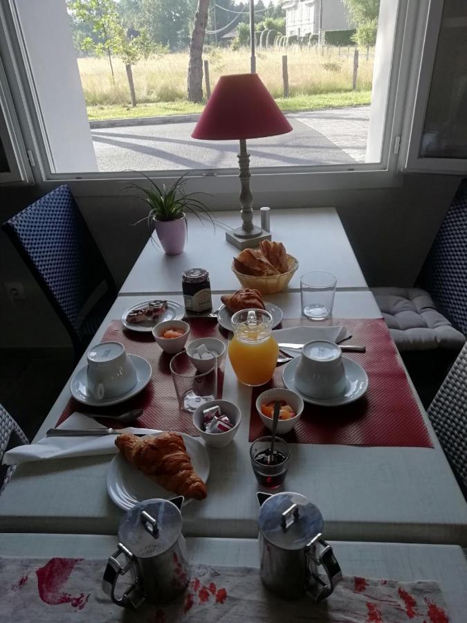 Le Merle Blanc Louchats Hotel Екстериор снимка