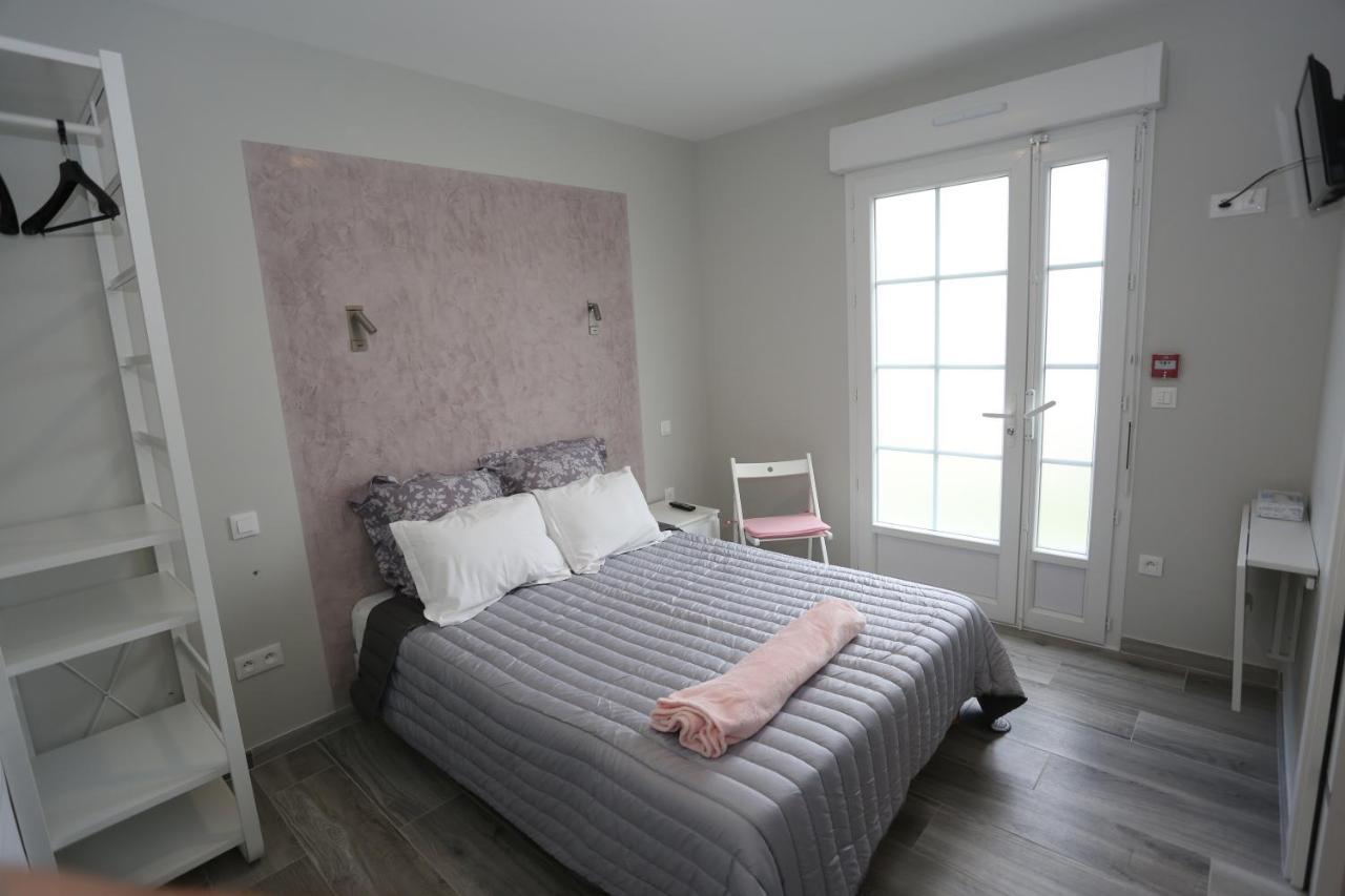Le Merle Blanc Louchats Hotel Екстериор снимка
