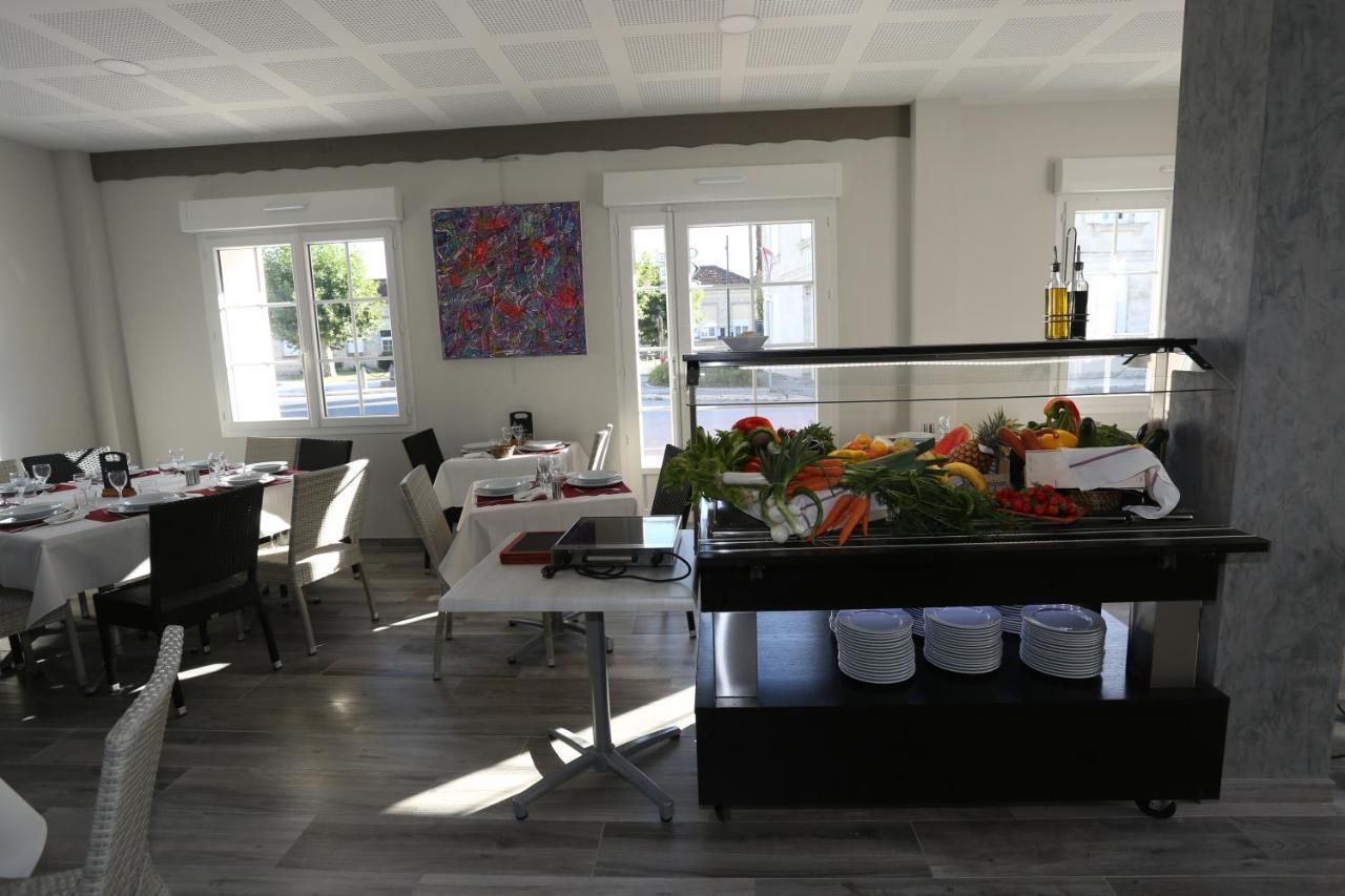 Le Merle Blanc Louchats Hotel Екстериор снимка