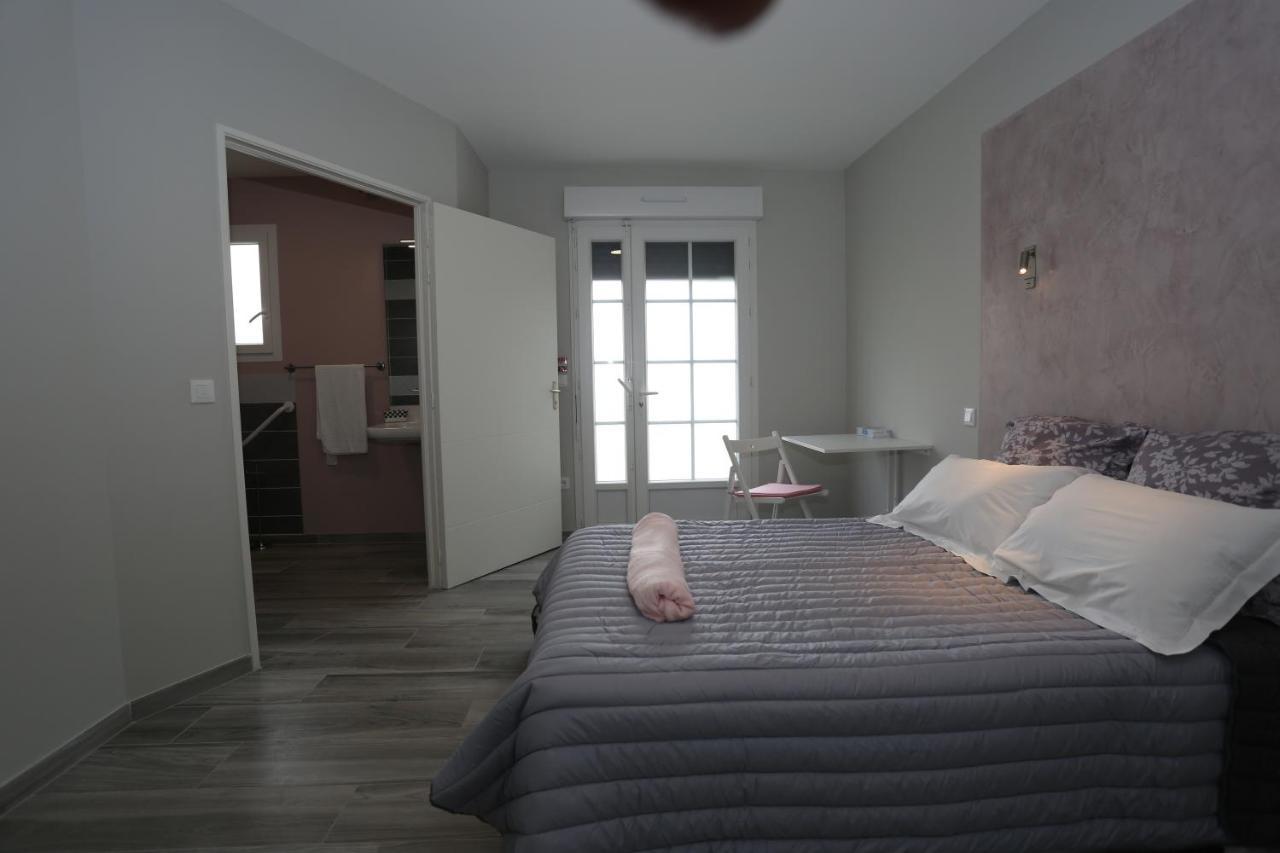 Le Merle Blanc Louchats Hotel Екстериор снимка